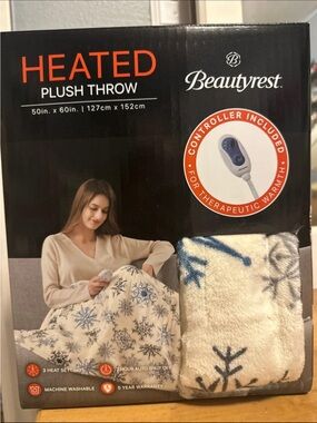 Heated Plush Throw - Cream with Blue Snowflakes